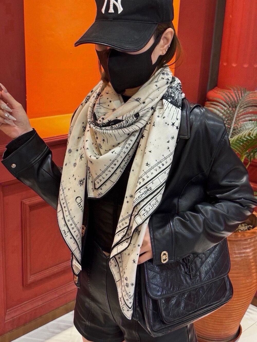 Dior Scarf - Picture 8 of 11